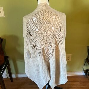 NWT WOMENS Hem & Thread BEIGE RIBBED CROCHET KNIT CAPE SWEATER S-M